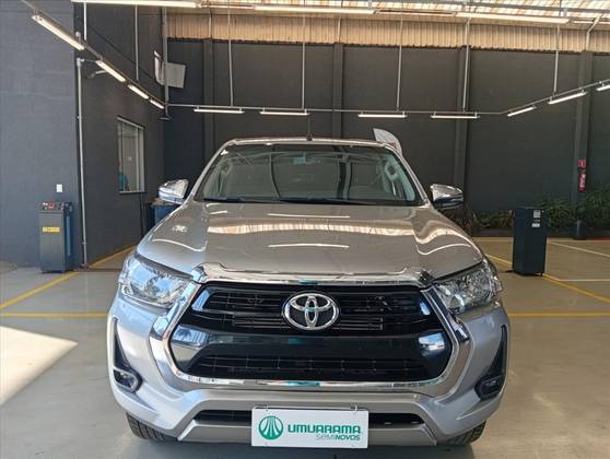 TOYOTA HILUX 2.8 D-4D TURBO DIESEL CD SRV 4X4 AUTOMÁTICO TOYOTA HILUX 2.8 D-4D TURBO DIESEL CD SRV 4X4 AUTOMÁTICO